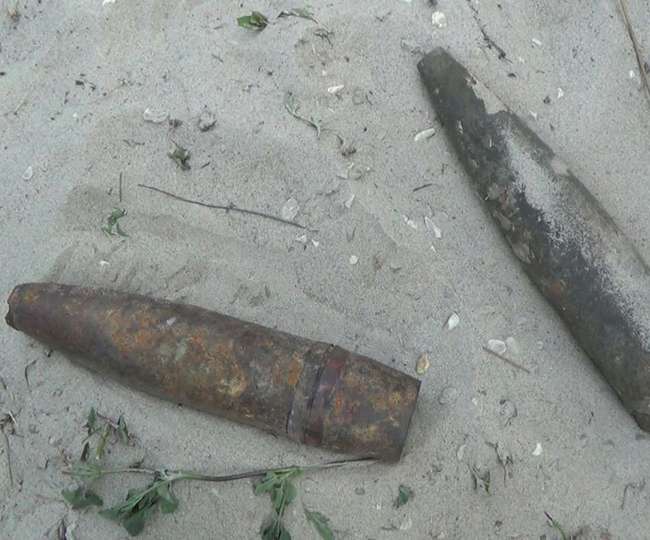 Two rusted bombs found by police in Roorkee 14989930 - Jagran - दैनिक जागरण