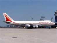 एयर इंडिया विमान के इंजन में फंसने से कर्मी की मौत, जांच के आदेश