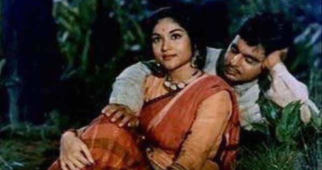 Dilip kumar and vyjayanthimala classic romantic film ganga jamuna | News in  Hindi