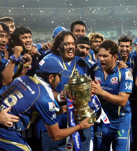 Neeta Ambani son Hari Anant with Sachin Tendulkar