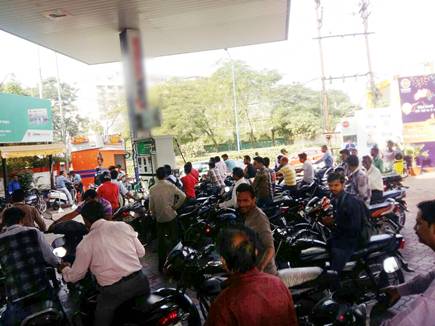 petrol pump indore problem 2016119 112121 09 11 2016