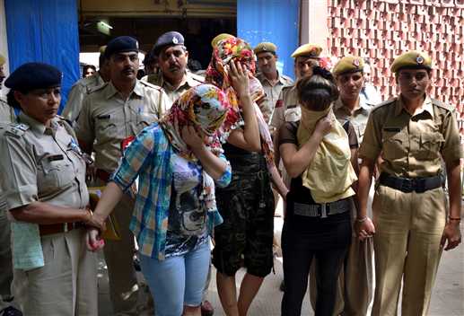 Sex racket, three girls arrested