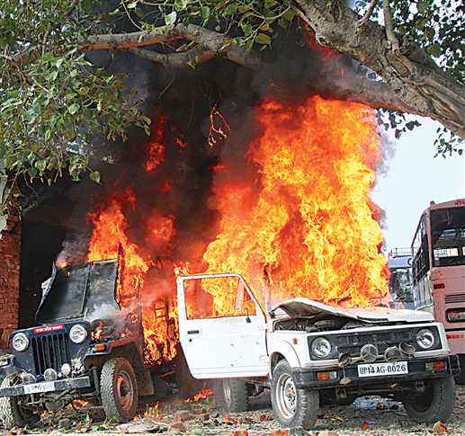 Again violence in UP