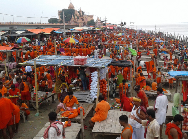 PHOTO: श्रावणी मेला को ले शिवमय हुआ देवघर-सुल्‍तानगंज कांवड़ पथ :  Deoghar-Sultanganj Kanwar road is full of devotee due to Shravani Mela