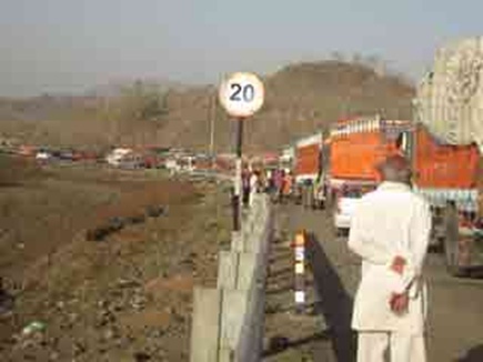 à¤à¤£à¤ªà¤¤à¤¿ à¤à¤¾à¤ मà¥à¤ हादसा, à¤à¥à¤°à¤¾à¥
लॠनॠमारॠवाहनà¥à¤ à¤à¥ à¤à¤à¥âà¤à¤°, 7 à¤à¤¾à¤¯à¤²