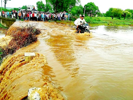 MP : बारिश à¤à¥à¤°à¤¦à¤¾à¤°, लापरवाहॠबà¥à¤¶à¥à¤®à¤¾à¤°, नदारद à¤à¤¿à¤®à¥à¤®à¥à¤¦à¤¾à¤°