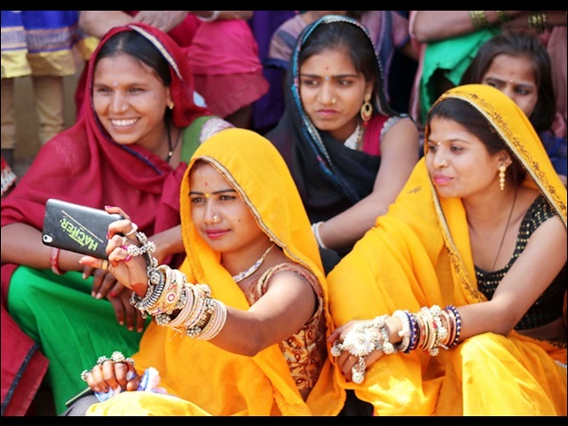 Bhagoriya mela: à¤à¤à¥à¤°à¤¿à¤¯à¤¾ मà¥à¤ à¤à¤¤à¥à¤¸à¤¾à¤¹ à¤à¤°à¤® पर, à¤à¥à¤°à¥à¤°à¤¾à¤à¥ à¤à¤° रहॠयà¥à¤µà¤¾à¤à¤ मà¥à¤ à¤à¥à¤¶, दà¥à¤à¤¿à¤ à¤à¤²à¤à¤¿à¤¯à¤¾à¤