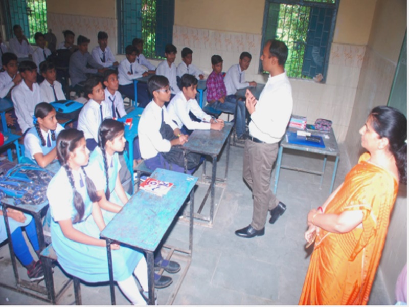 Madhya Pradesh : à¤à¤¬ à¤à¤²à¥à¤à¥à¤à¤° à¤¨à¥ à¤²à¥ à¤¬à¤à¥à¤à¥à¤ à¤à¥ à¤à¥à¤²à¤¾à¤¸, à¤¬à¤¡à¤¼à¤¾ à¤¨à¥à¤ à¤¹à¥ à¤®à¤à¤¸à¤¦