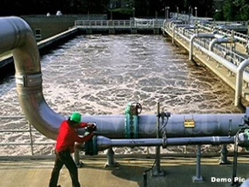 Водная отрасли промышленности. Вода в промышленности. Трубопровод на очистных. Прием сточных вод. Использование воды в промышленности.