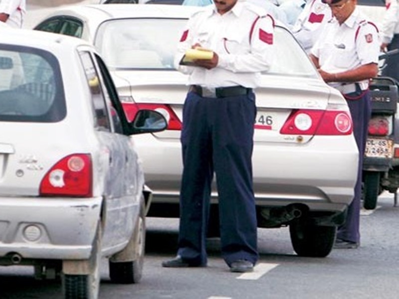 New Traffic Rules: à¤à¤¾à¤²à¤¾à¤¨ सॠबà¤à¤¨à¥ à¤à¤¾ यह हॠà¤à¤¸à¤¾à¤¨ तरà¥à¤à¤¾, साथ लà¥à¤à¤° नहà¥à¤ à¤à¤²à¤¨à¤¾ हà¥à¤à¤¾ à¤à¤¾à¤à¤à¤¾à¤¤