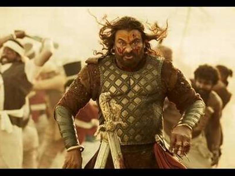 Sye Raa Narasimha Reddy Movie Review: लंबी है लेकिन इतनी अच्छी है कि बोर नहीं होने देती