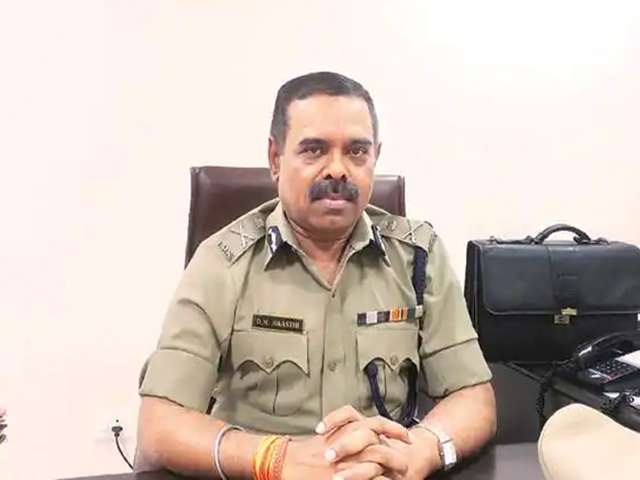 DGP à¤¨à¥‡ à¤°à¤¾à¤¯à¤—à¤¢à¤¼ SP à¤•à¥‹ à¤«à¤Ÿà¤•à¤¾à¤°à¤¾, à¤•à¤¾à¤® à¤•à¤°à¥‹ à¤¨à¤¹à¥€ à¤¤à¥‹ à¤¨à¥‡à¤¤à¤¾à¤—à¤¿à¤°à¥€ à¤¨à¤¿à¤•à¤² à¤œà¤¾à¤à¤—à¥€