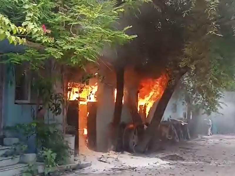 Fire in Indore Municipal : à¤à¤à¤¦à¥à¤° à¤¨à¤à¤° à¤¨à¤¿à¤à¤® à¤à¥ à¤¸à¥à¤à¥à¤° à¤°à¥à¤® à¤®à¥à¤ à¤²à¤à¥ à¤­à¥à¤·à¤£ à¤à¤, à¤¦à¥à¤à¥à¤ à¤µà¥à¤¡à¤¿à¤¯à¥