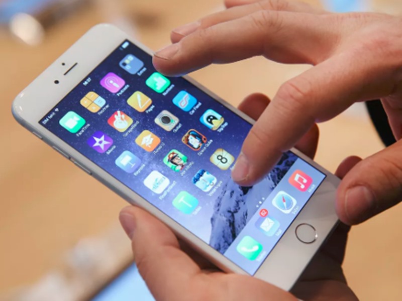 12 à¤¸à¤¾à¤² à¤à¥ à¤¬à¤à¥à¤à¥ à¤¨à¥ à¤®à¥à¤¬à¤¾à¤à¤² à¤à¥à¤® à¤à¥à¤²à¤¤à¥ à¤¹à¥à¤ à¤²à¤à¤¾à¤ à¤«à¤¾à¤à¤¸à¥, à¤à¥à¥à¤¿à¤¯à¤¾à¤ à¤à¤° à¤®à¤à¤à¤²à¤¸à¥à¤¤à¥à¤° à¤ªà¤¹à¤¨à¤¾ à¤¹à¥à¤ à¤¥à¤¾