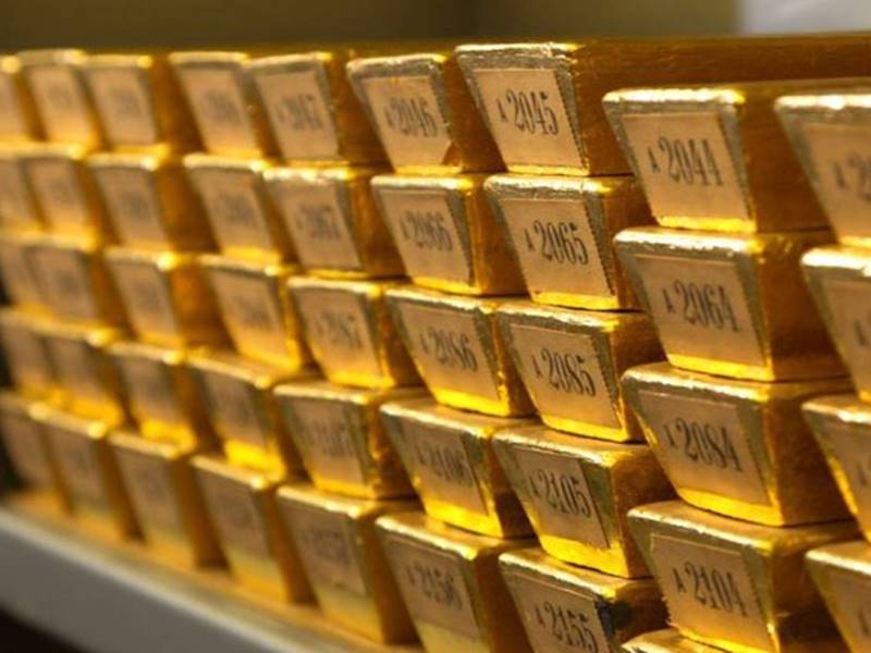 OMG: à¤ªà¥à¤²à¤¿à¤¸ à¤à¥ à¤­à¥à¤¸ à¤®à¥à¤ à¤à¤ à¤à¤° à¤à¤¯à¤°à¤ªà¥à¤°à¥à¤ à¤¸à¥ à¤²à¥à¤ à¤à¤° à¤²à¥ à¤à¤ 210 à¤à¤°à¥à¤¡à¤¼ à¤°à¥à¤ªà¤ à¤à¤¾ à¤¸à¥à¤¨à¤¾