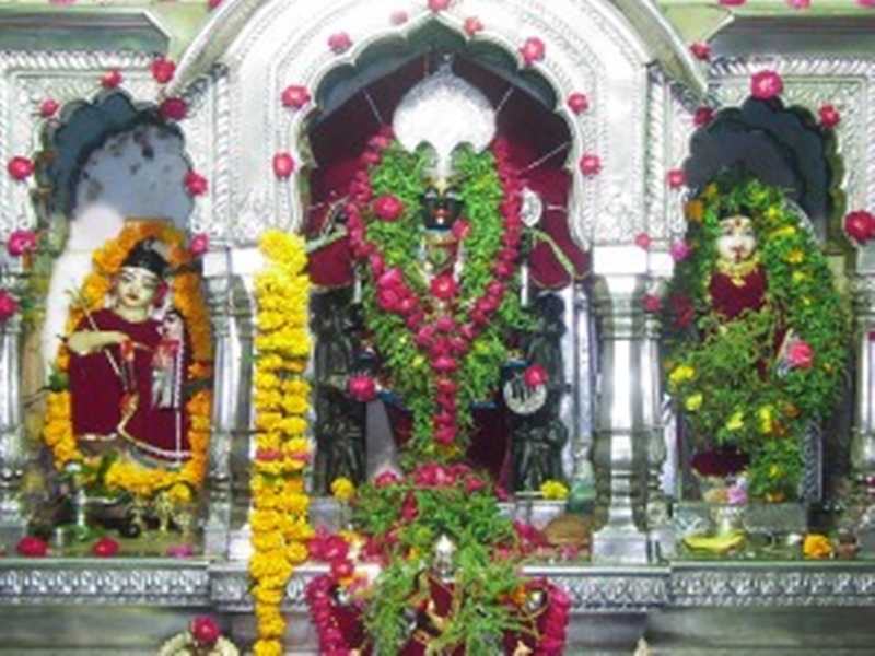 Janmashtami 2019 : à¤à¤à¥âà¤à¥à¤¨ à¤à¥ à¤à¥à¤ªà¤¾à¤² मà¤à¤¦à¤¿à¤° मà¥à¤ 110 साल पà¥à¤°à¤¾à¤¨à¥ परà¤à¤ªà¤°à¤¾, à¤à¥à¤·à¥à¤£ à¤à¤¨à¥à¤® à¤à¥ बाद पाà¤à¤ दिन तठनहà¥à¤ हà¥à¤¤à¥ शयन à¤à¤°à¤¤à¥