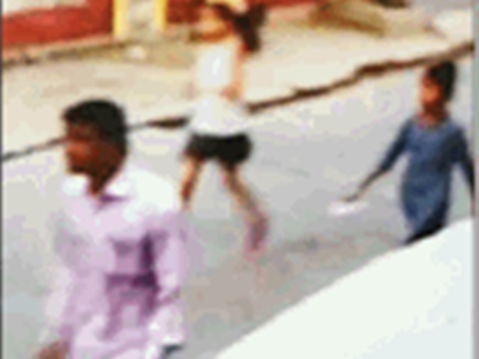 सामान दिलानॠà¤à¥ बहानॠबà¤à¥à¤à¥ à¤à¥ पहलॠà¤à¤¿à¤¯à¤¾ à¤
à¤à¤µà¤¾, फिर दà¥à¤·à¥à¤à¤°à¥à¤® à¤à¥ à¤à¥à¤¶à¤¿à¤¶