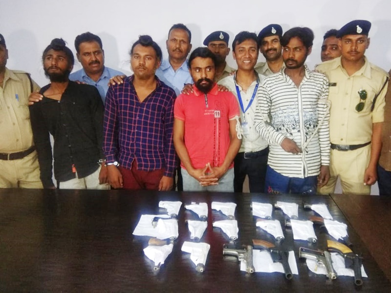 अवैध हथियारों के सौदागर धराए, बड़ी मात्रा में हथियार भी बरामद ! Indore News