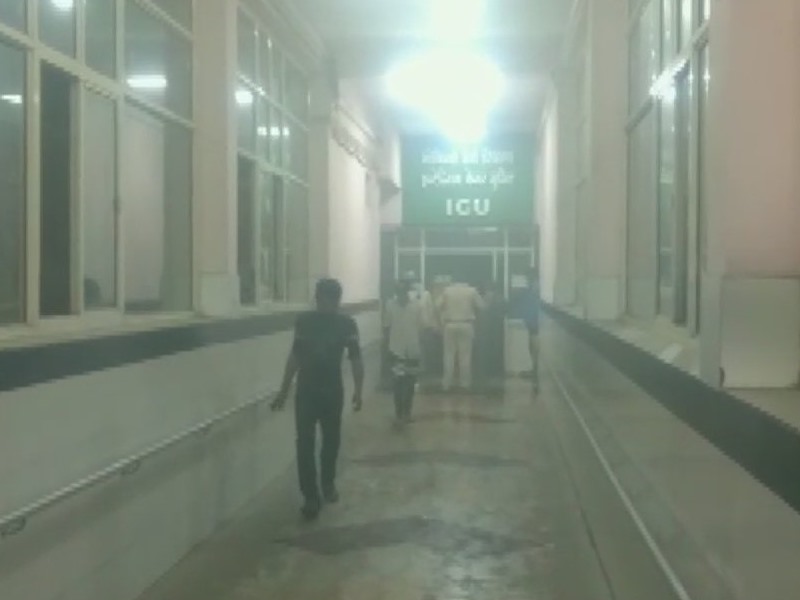 Jaipur: à¤à¤¸à¥à¤ªà¤¤à¤¾à¤² à¤à¥ ICU à¤®à¥à¤ à¤à¤, à¤¦à¤® à¤à¥à¤à¤¨à¥ à¤¸à¥ à¤¡à¥à¤¢à¤¼ à¤¸à¤¾à¤² à¤à¥ à¤¬à¤à¥à¤à¥ à¤à¥ à¤®à¥à¤¤, 25 à¤¬à¤à¥à¤à¥à¤ à¤à¥ à¤à¤¿à¤¯à¤¾ à¤à¤¯à¤¾ à¤°à¥à¤¸à¥à¤à¥à¤¯à¥