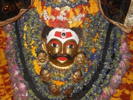 Kaal Bhairav Ashtami 2018: शिव à¤à¥ à¤
à¤à¤¶ हà¥à¤ à¤à¤¾à¤² à¤à¥à¤°à¤µ, à¤à¤¾à¤¨à¤¿à¤ पà¥à¤°à¤¾à¤£à¤¿à¤ à¤à¤¥à¤¾