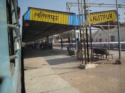 डाà¤à¤¨ à¤à¥à¤°à¥à¤ पर à¤à¥à¤à¥ à¤à¤à¤à¤ à¤à¥à¤¬à¤², पà¤à¤à¤¾à¤¬ मà¥à¤² सहित तà¥à¤¨ à¤à¤¾à¥à¤¿à¤¯à¤¾à¤ लà¥à¤