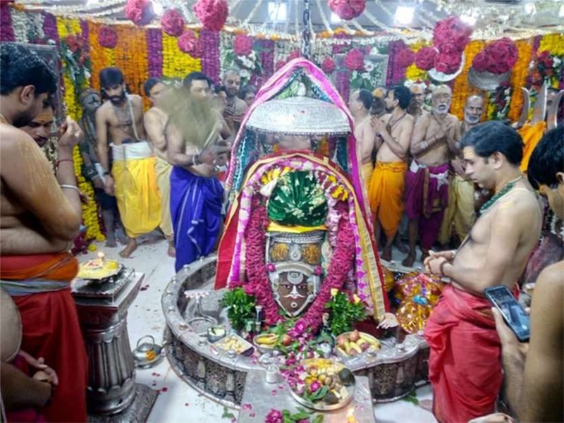 Mahakal Mandir Darshan In Sawan : बाबा महाà¤à¤¾à¤² à¤à¤à¥à¤¤à¥à¤ à¤à¥ à¤à¤¸à¥ दà¥à¤à¤à¥ दरà¥à¤¶à¤¨, मिलà¥à¤à¤à¥ यॠसà¥à¤µà¤¿à¤§à¤¾à¤à¤
