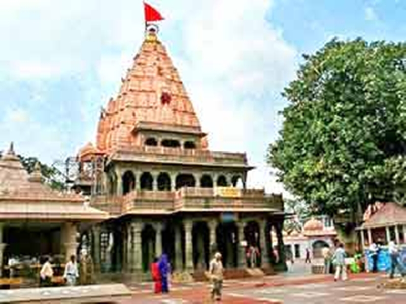 महाà¤à¤¾à¤² मà¤à¤¦à¤¿à¤° मà¥à¤ à¤à¤°à¥à¥à¥à¤ à¤à¥ निरà¥à¤®à¤¾à¤£ à¤à¤¾à¤°à¥à¤¯à¥à¤ पर सवाल, बारिश मà¥à¤ शà¥à¤°à¤¦à¥à¤§à¤¾à¤²à¥ परà¥à¤¶à¤¾à¤¨