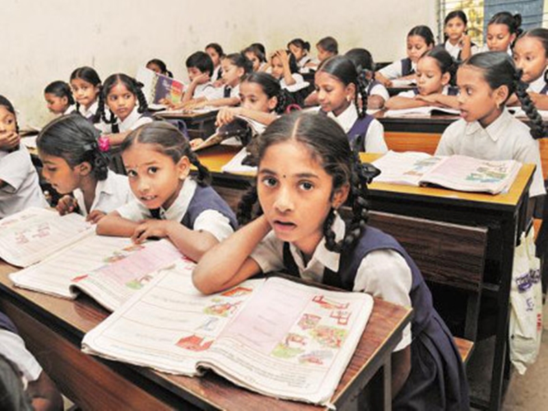 जिला शिक्षा अधिकारी ने 500 शिक्षकों को थमाया नोटिस, यह थी वजह