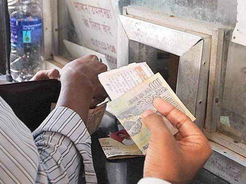 Railways का कमाल, जुगाड़ से बनाया लैम्प बॉक्स, Train Ticket और नोट होंगे कोरोना मुक्त