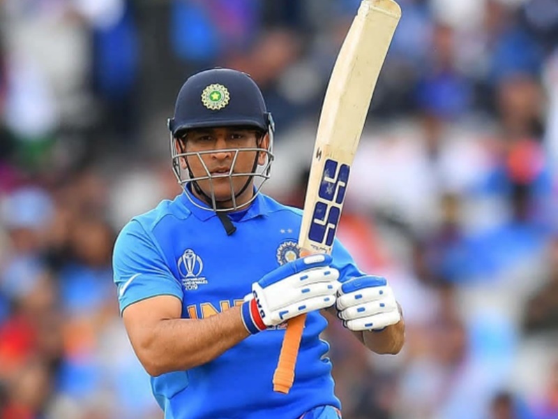 MS Dhoni के लिए भारतीय टीम में वापसी करना आसान नहीं होगा: Mohammed Azharuddin