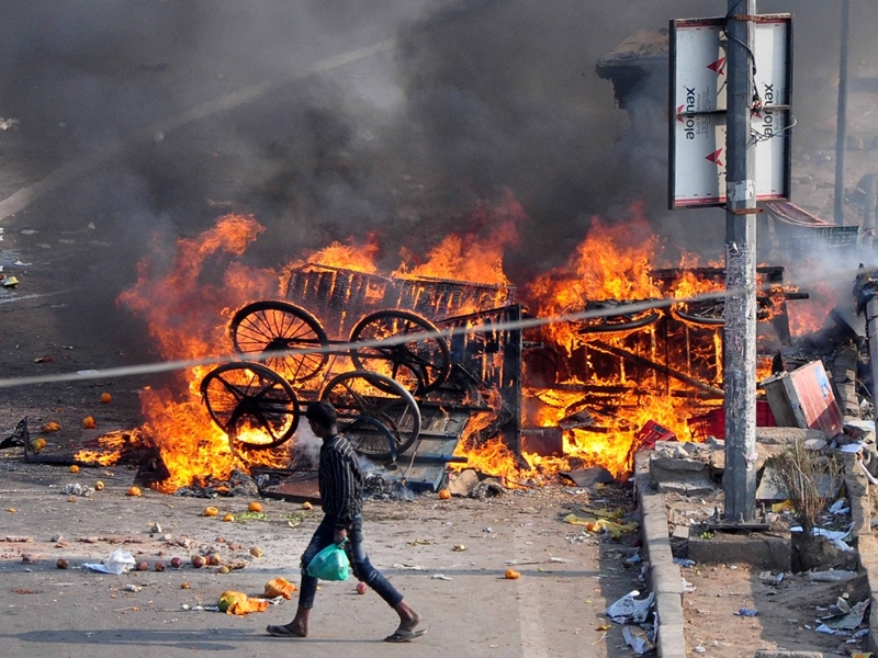 Image result for CAA Protest: दिल्ली में नहीं थम रही हिंसा