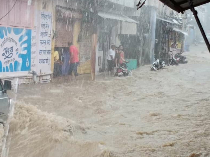 Rain in Madhya Pradesh : नà¥à¤®à¤ à¤à¤¿à¤²à¥ मà¥à¤ à¤à¥à¤°à¤¦à¤¾à¤° बारिश सॠà¤à¥à¤¹à¤°à¤¾à¤®, पानॠमà¥à¤ बहॠबाà¤à¤, दà¥à¤à¥à¤ वà¥à¤¡à¤¿à¤¯à¥