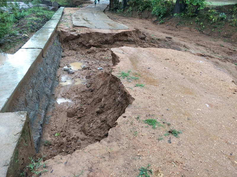 Chhattisgarh : à¤ªà¤¹à¤²à¥ à¤¬à¤¾à¤°à¤¿à¤¶ à¤®à¥à¤ à¤¸à¤¡à¤¼à¤ à¤¬à¤¹à¥, à¤¹à¤¾à¤¥à¥ à¤à¥ à¤¹à¤®à¤²à¥ à¤®à¥à¤ à¤à¤¾à¤¯à¤² à¤à¤°à¥à¤­à¤µà¤¤à¥ à¤®à¤¹à¤¿à¤²à¤¾ à¤à¥ à¤à¤¸à¥ à¤ªà¤¹à¥à¤à¤à¤¾à¤¯à¤¾ à¤à¤¸à¥à¤ªà¤¤à¤¾à¤²