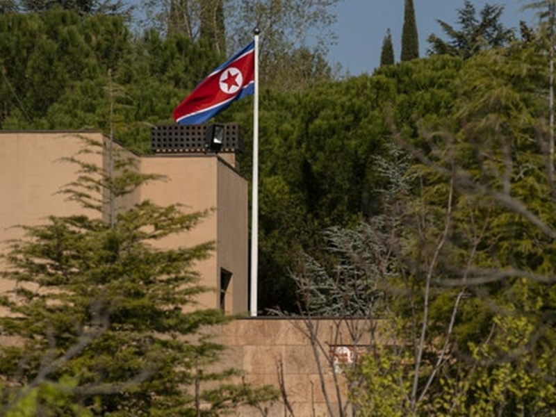 परमाणॠवारà¥à¤¤à¤¾ मà¥à¤ दà¤à¥à¤·à¤¿à¤£ à¤à¥à¤°à¤¿à¤¯à¤¾ à¤à¥ मधà¥à¤¯à¤¸à¥à¤¥à¤¤à¤¾ सॠà¤à¥à¤à¤¾ à¤à¤¤à¥à¤¤à¤° à¤à¥à¤°à¤¿à¤¯à¤¾