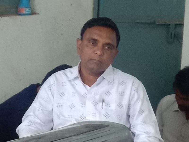 खंडवा के छैगांवमाखन में पटवारी रिश्वत लेते पकड़ाया