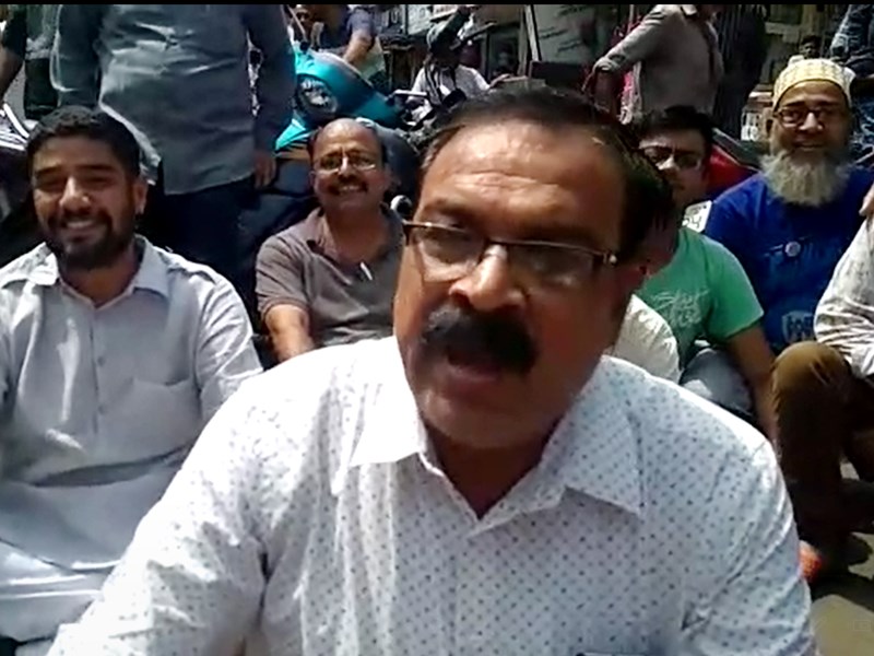 VIDEO : मंदसौर में बाढ़ के बाद राहत नहीं मिले पर आक्रोशित लोग कर रहे चक्काजाम