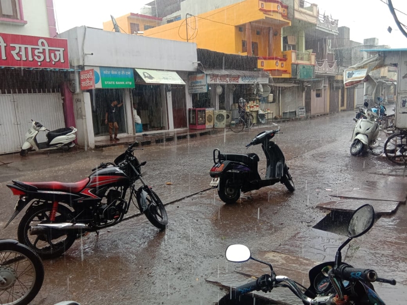 Weather Updates : MP मà¥à¤ à¤à¥à¤·à¤£ à¤à¤°à¥à¤®à¥ à¤à¥ बाद बारिश, à¤à¤°à¤à¥à¤¨ मà¥à¤ à¤à¤à¤¾à¤¶à¥à¤¯ बिà¤à¤²à¥ सॠ2 à¤à¥ मà¥à¤¤