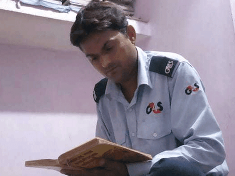 JNU में तैनात गार्ड ने पास की रशियन लैंग्वेज की प्रवेश परीक्षा, अब सिविल का लक्ष्य ! National News