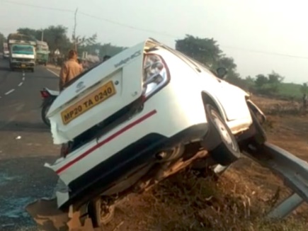 Narsinghpur Accident: कार-ट्रक की हुई टक्कर, हादसे में बैंक मैनेजर की मौत