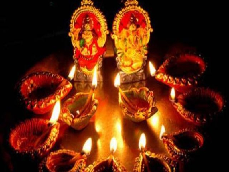 Roop Chaturdashi : रूप चतुर्दशी पर इसलिए घर के आंगन में लगाते हैं 14 दीपक