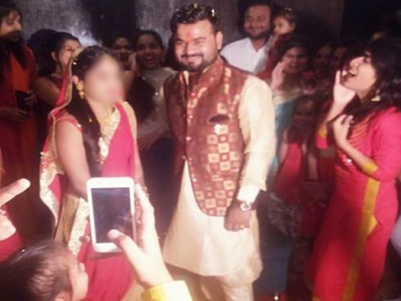 अजितेश की हो चुकी है सगाई, फोटो सोर्स; गूगल