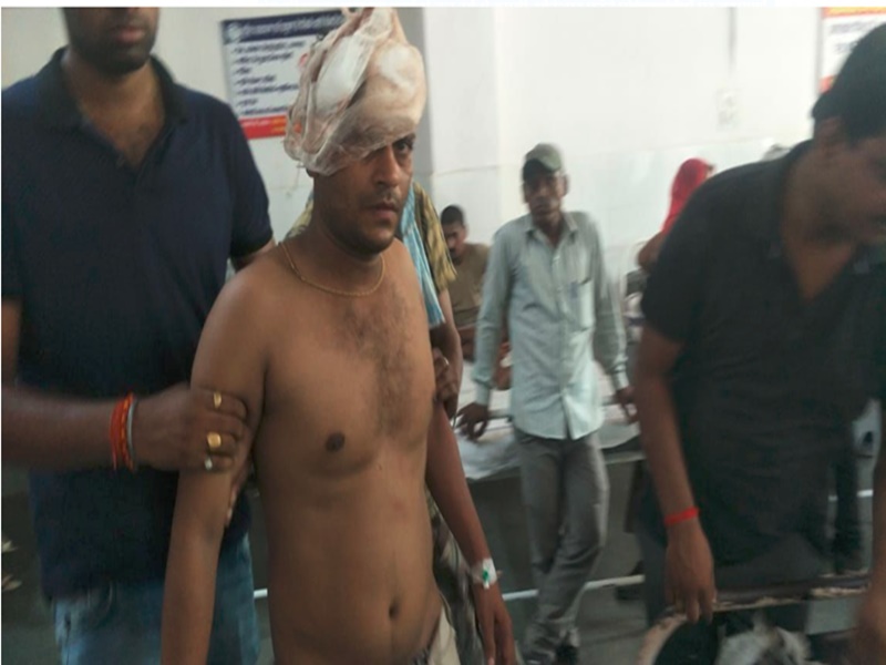ट्रकों से जबरन वसूली कर रहे थे बदमाश, रोकने पहुंचे पुलिसकर्मियों से लूटी रायफल ! Satna News