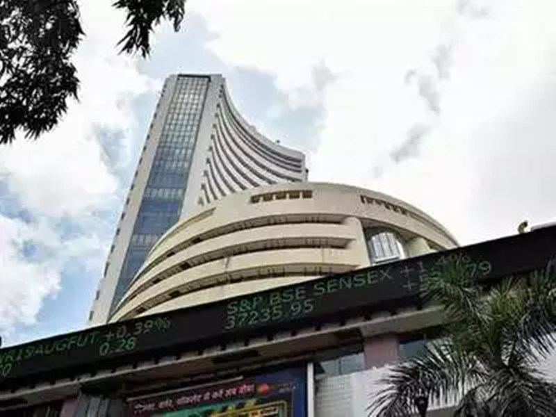 शà¥à¤¯à¤° बाà¤à¤¾à¤° 1075 à¤
à¤à¤à¥à¤ à¤à¥ बढ़त à¤à¥ साथ हà¥à¤ बà¤à¤¦, निफà¥à¤à¥ à¤à¥ 326 à¤
à¤à¤ à¤à¤à¤²à¤¾