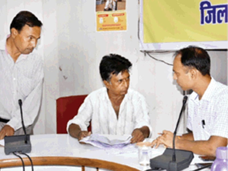 Bhopal News : TL बà¥à¤ ठमà¥à¤ बà¥à¤²à¥ à¤à¤²à¥à¤à¥à¤à¤°- मियाद à¤à¤¤à¥à¤®, नियमà¥à¤ à¤à¤¾ पालन न à¤à¤°à¤¨à¥ वालॠà¤à¥à¤à¤¿à¤à¤ सà¤à¤¸à¥à¤¥à¤¾à¤¨à¥à¤ à¤à¥ बà¤à¤¦ à¤à¤°à¤¾à¤