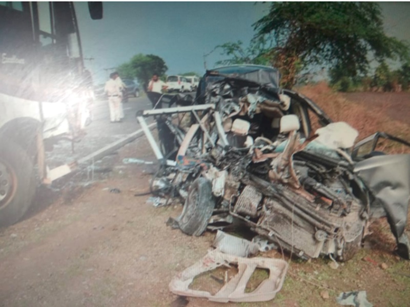 Ujjain Accident : à¤à¤ à¤¹à¥ à¤ªà¤°à¤¿à¤µà¤¾à¤° à¤à¥ 5 à¤²à¥à¤à¥à¤ à¤à¥ à¤¸à¤¡à¤¼à¤ à¤¹à¤¾à¤¦à¤¸à¥ à¤®à¥à¤ à¤¦à¤°à¥à¤¦à¤¨à¤¾à¤ à¤®à¥à¤¤