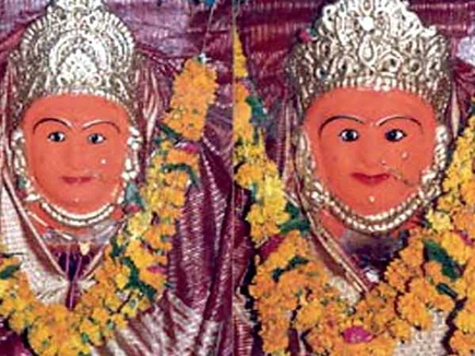 महाà¤
षà¥âà¤à¤®à¥ पर à¤à¤à¥à¤à¥à¤¨ मà¥à¤ 40 सॠà¤
धिठदà¥à¤µà¥ à¤à¤° à¤à¥à¤°à¤µ मà¤à¤¦à¤¿à¤° मà¥à¤ हà¥à¤à¥ नà¤à¤°à¤ªà¥à¤à¤¾