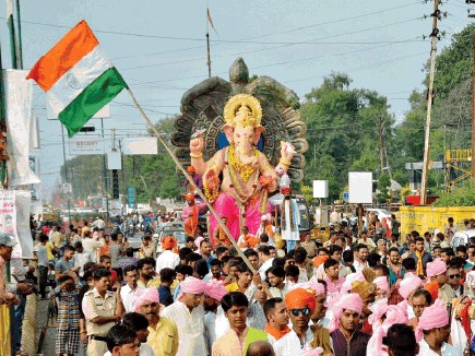à¤à¤£à¤ªà¤¤à¤¿ विसरà¥à¤à¤¨...à¤à¤«à¤¨à¤¤à¥ शिपà¥à¤°à¤¾ नॠसमà¥à¤à¤¾ à¤à¤¸à¥à¤¥à¤¾ à¤à¤¾ à¤à¥à¤µà¤¾à¤°